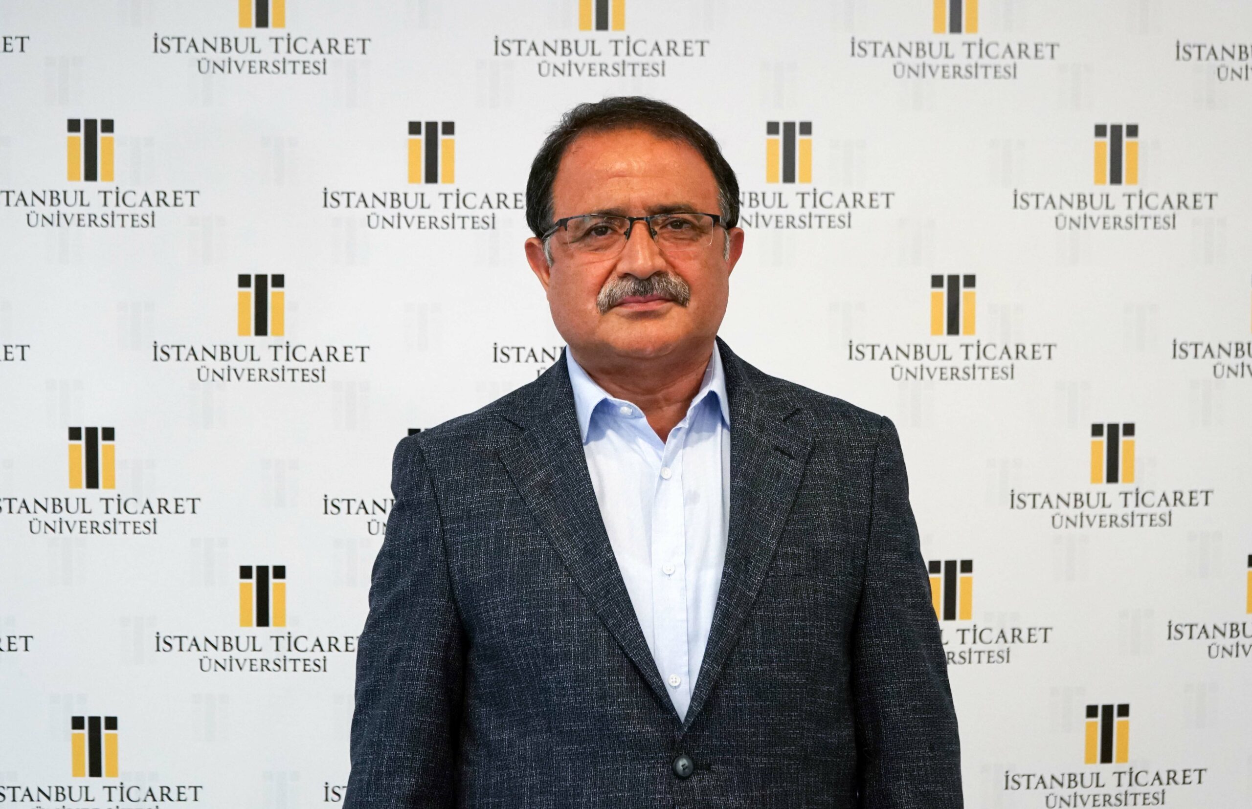 Prof. Dr. Abdulhamit Avşar